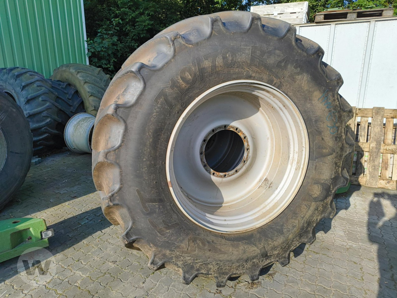 Mitas 710/70 R 42 - Komplettrad: das Bild 3 Mitas 710/70 R 42 - Komplettrad: das Bild 3