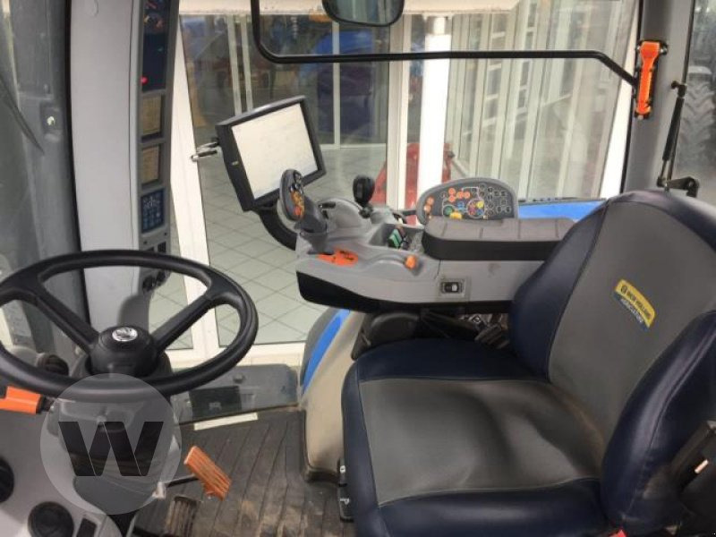 New Holland T 8.420 - Traktor: das Bild 4 New Holland T 8.420 - Traktor: das Bild 4