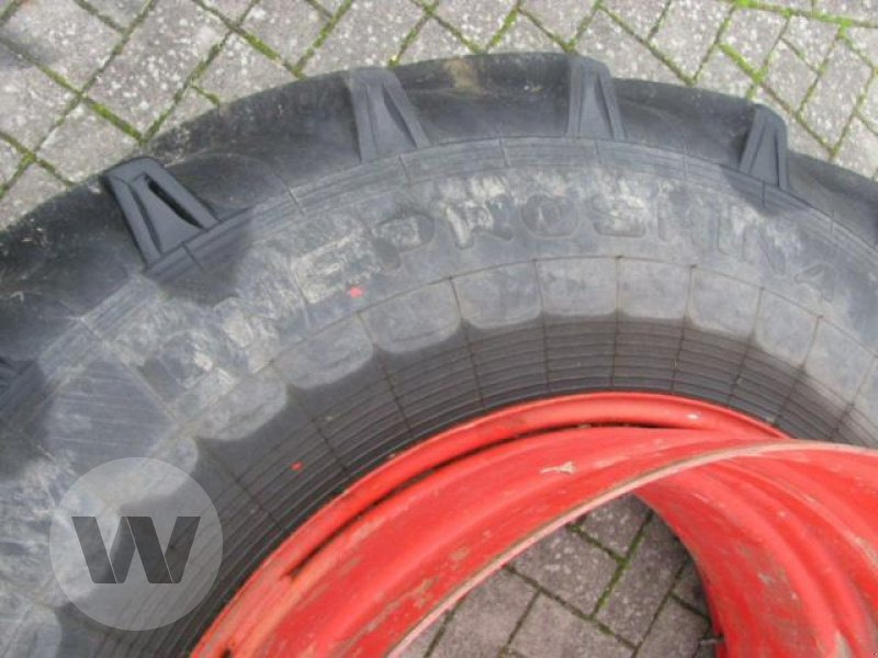ZW-Radsatz 18.4 R 34 - Komplettrad: das Bild 5 ZW-Radsatz 18.4 R 34 - Komplettrad: das Bild 5