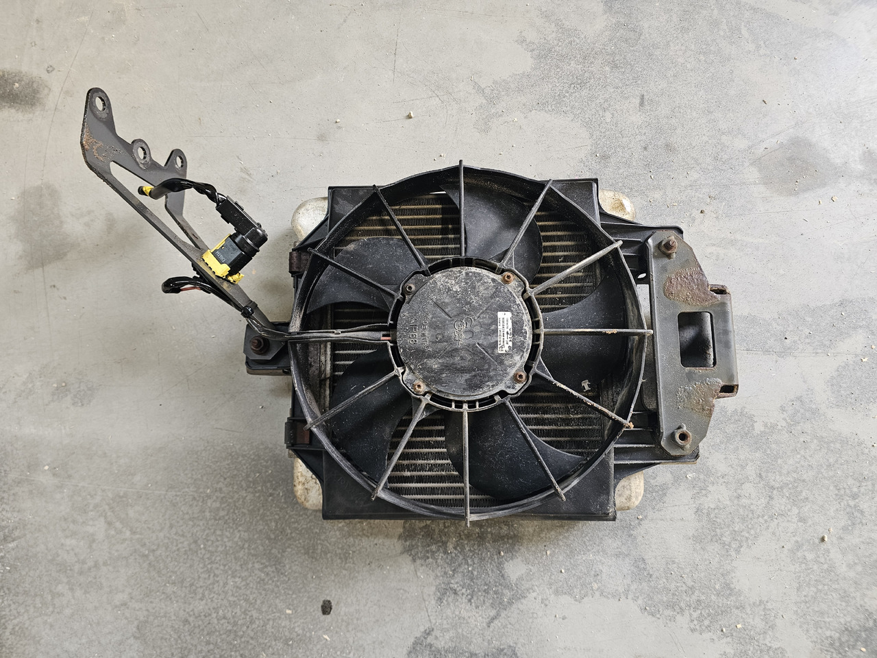 MERCEDES-BENZ ACTROS MP4 / OIL RADIATOR / A9605001601 - Ölkühler: das Bild 3 MERCEDES-BENZ ACTROS MP4 / OIL RADIATOR / A9605001601 - Ölkühler: das Bild 3