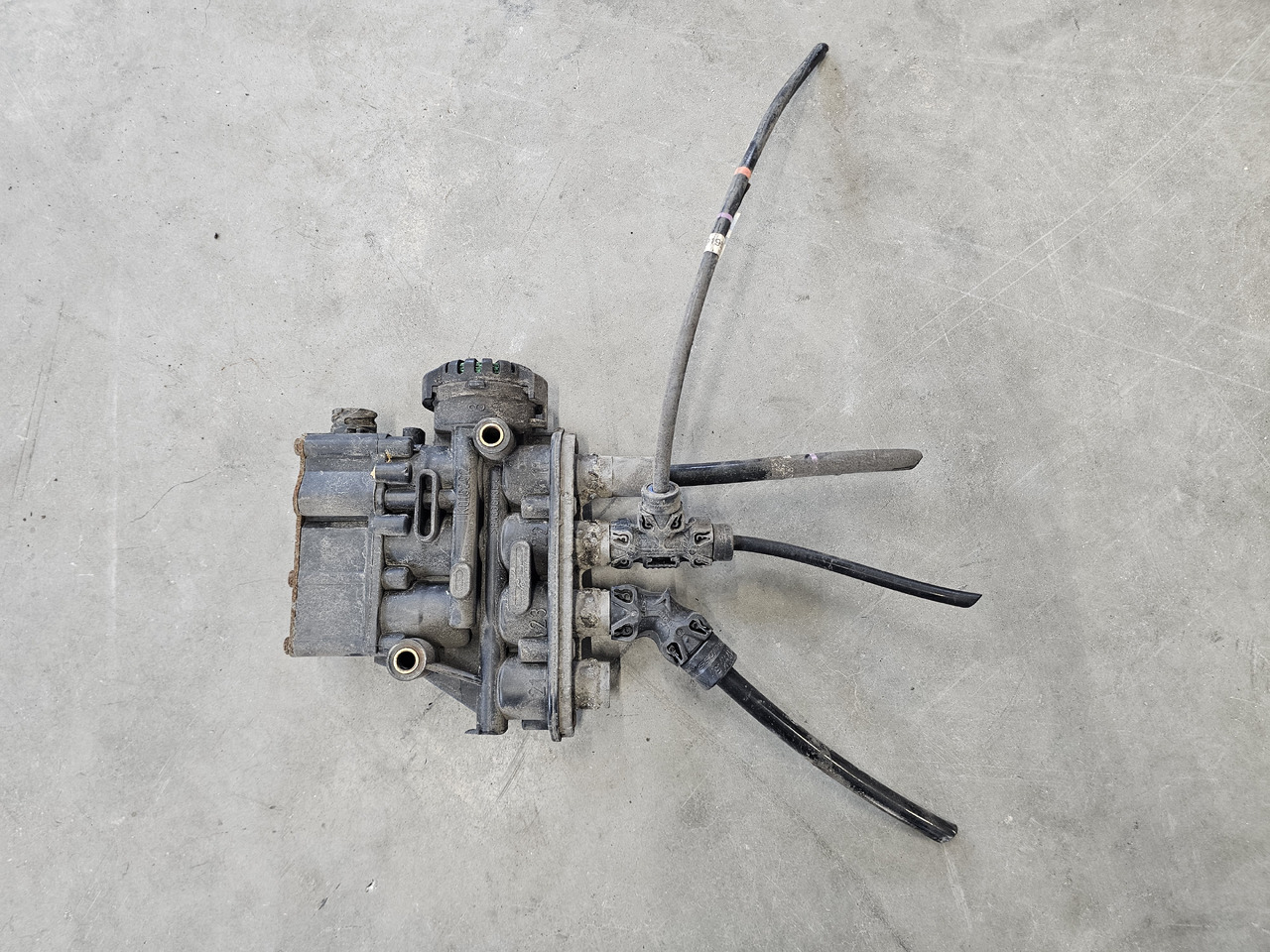 VOLVO FH FM EURO 6 / ECAS SUNSPENSION VALVE / K015292 21083657 - Bremsventil: das Bild 2 VOLVO FH FM EURO 6 / ECAS SUNSPENSION VALVE / K015292 21083657 - Bremsventil: das Bild 2