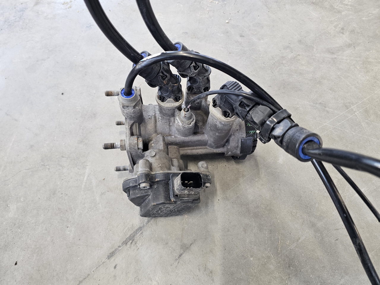 VOLVO FH4 FM4 / EBS BRAKE VALVE / 21114977 K028781 - Bremsventil: das Bild 4 VOLVO FH4 FM4 / EBS BRAKE VALVE / 21114977 K028781 - Bremsventil: das Bild 4