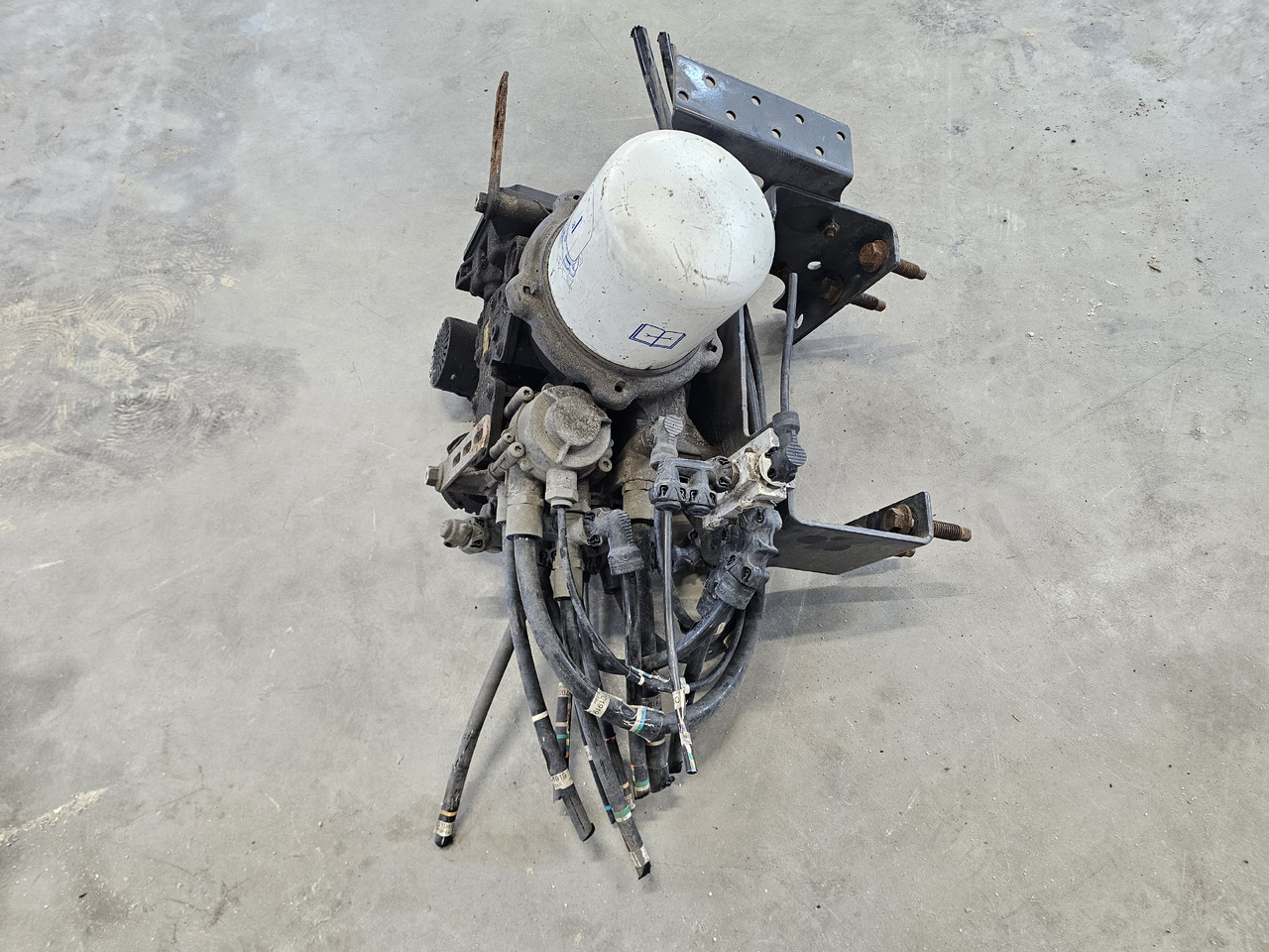 VOLVO FH4 FM4 EURO 6 / AIR DRYIER / EL2501 / 22358797 - Bremsventil: das Bild 3 VOLVO FH4 FM4 EURO 6 / AIR DRYIER / EL2501 / 22358797 - Bremsventil: das Bild 3