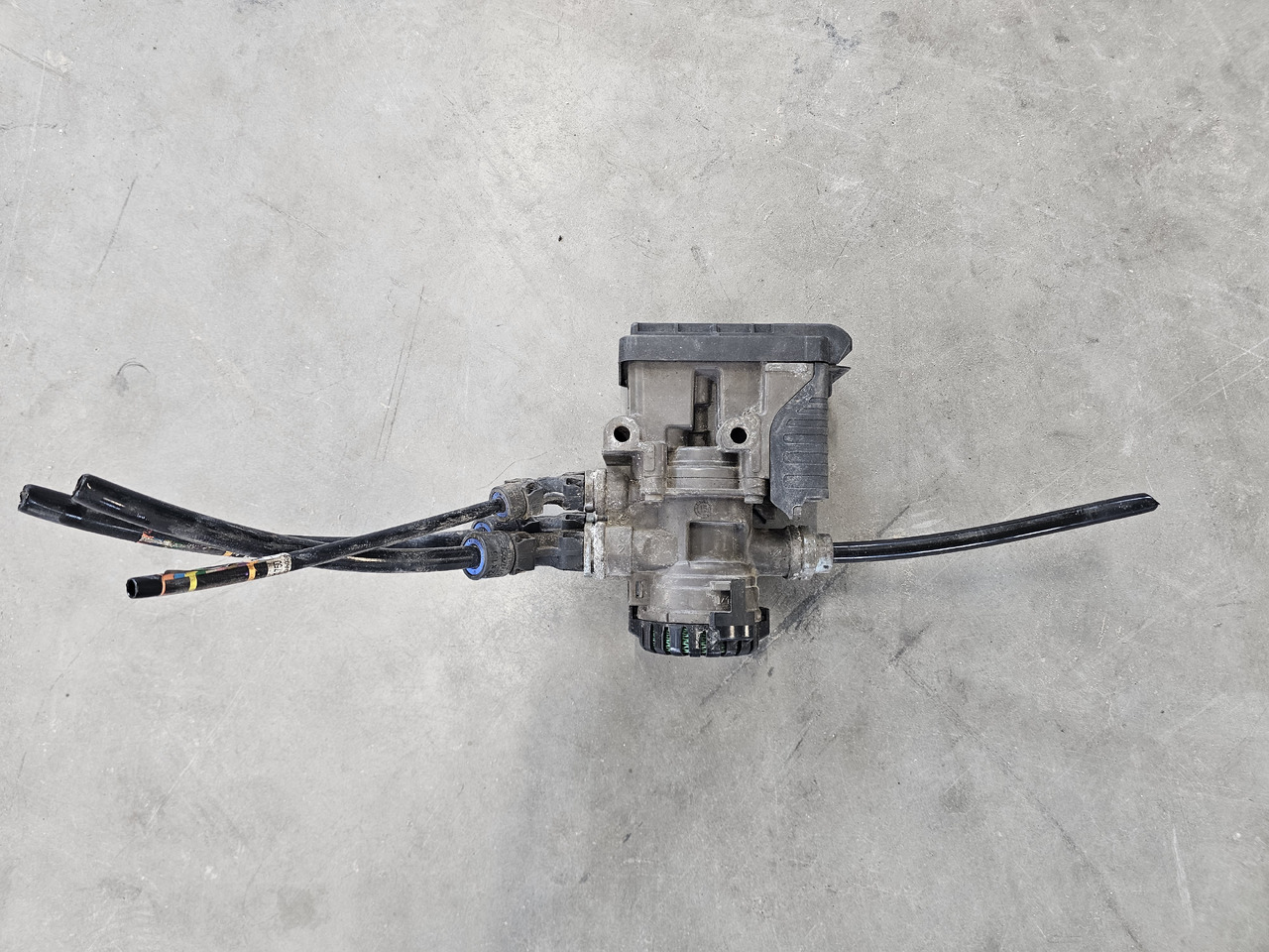 VOLVO FH4 FM4 EURO 6 / EBS VALVE FRONT / 22225550 - Bremsventil: das Bild 2 VOLVO FH4 FM4 EURO 6 / EBS VALVE FRONT / 22225550 - Bremsventil: das Bild 2