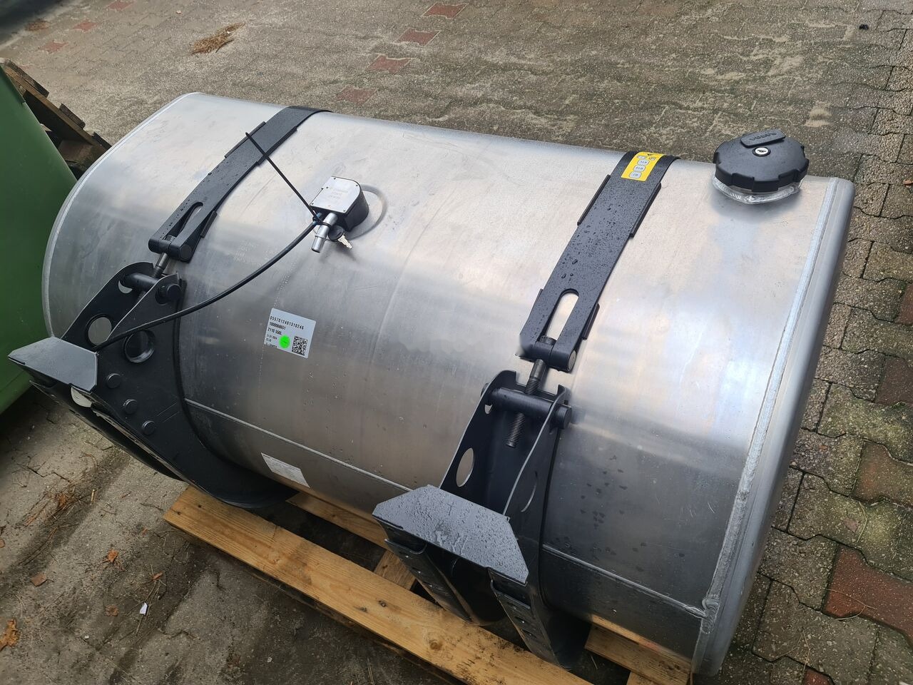 Volvo FH4 FM4 FH FMX Volvo FH FM FH4 FM4 FMX - Kraftstofftank für LKW: das Bild 5 Volvo FH4 FM4 FH FMX Volvo FH FM FH4 FM4 FMX - Kraftstofftank für LKW: das Bild 5