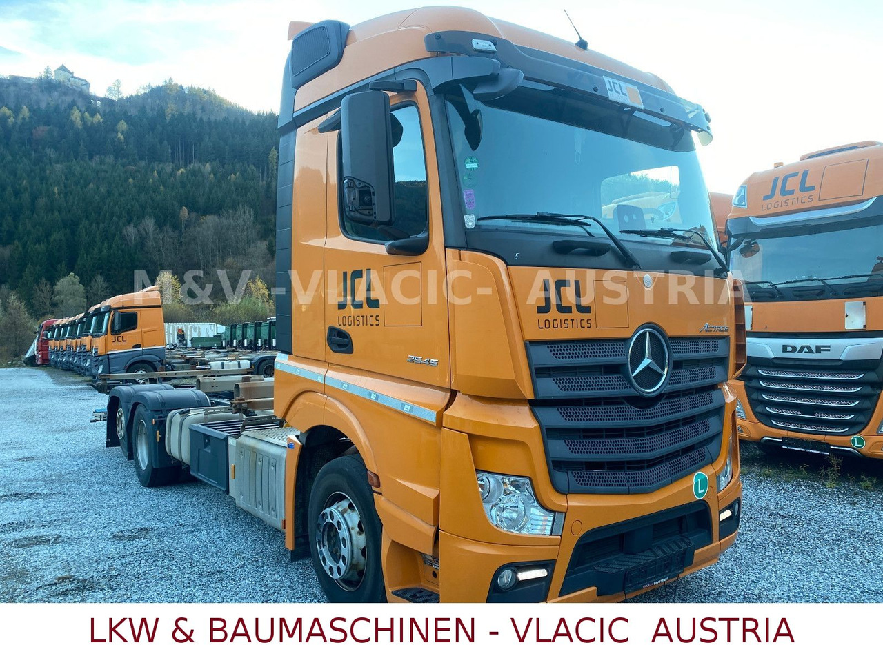 Mercedes-Benz Actros 2545 - Containerwagen/ Wechselfahrgestell LKW: das Bild 2 Mercedes-Benz Actros 2545 - Containerwagen/ Wechselfahrgestell LKW: das Bild 2