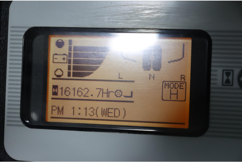 Elektrostapler UniCarriers AG1N1L18Q: das Bild 9