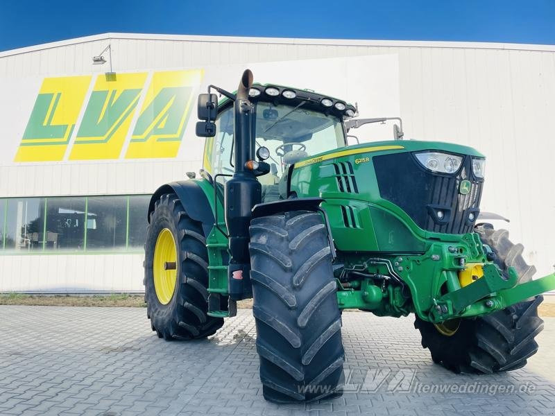 John Deere 6215R - Traktor: das Bild 1 John Deere 6215R - Traktor: das Bild 1