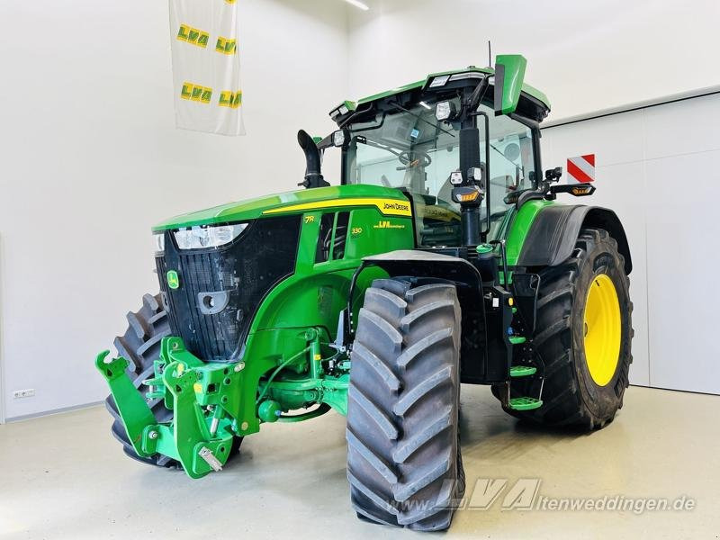 Traktor John Deere 7R 330: das Bild 1