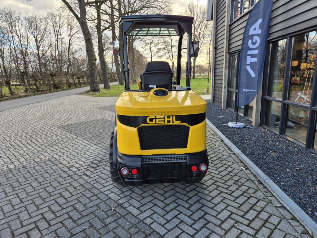 GEHL AL 330 miniloader - Hoflader: das Bild 4 GEHL AL 330 miniloader - Hoflader: das Bild 4