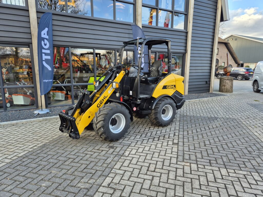 GEHL AL 330 miniloader - Hoflader: das Bild 2 GEHL AL 330 miniloader - Hoflader: das Bild 2