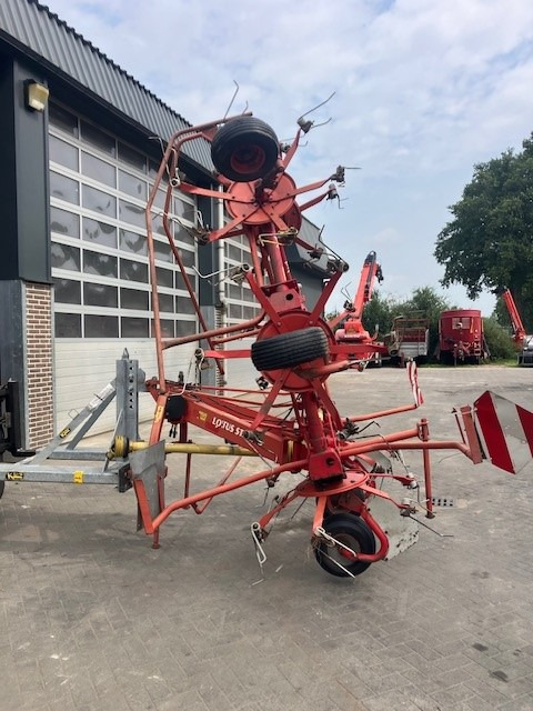 LELY 675 tedder - Heuwender/ Wenderechen: das Bild 3 LELY 675 tedder - Heuwender/ Wenderechen: das Bild 3