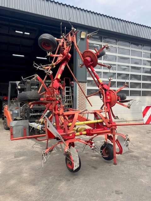 LELY 675 tedder - Heuwender/ Wenderechen: das Bild 1 LELY 675 tedder - Heuwender/ Wenderechen: das Bild 1