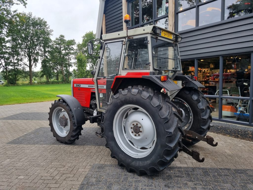 MASSEY FERGUSON 390 - Traktor: das Bild 3 MASSEY FERGUSON 390 - Traktor: das Bild 3