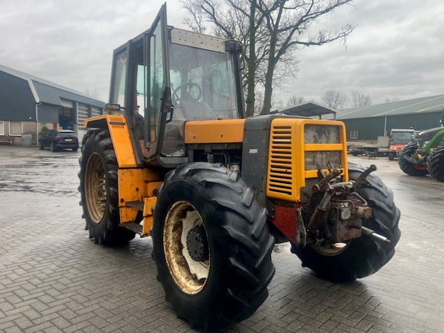 Traktor RENAULT 145.14: das Bild 9