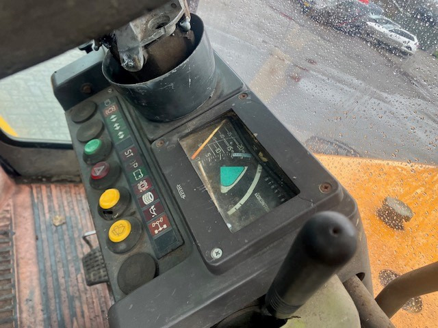 Traktor RENAULT 145.14: das Bild 16