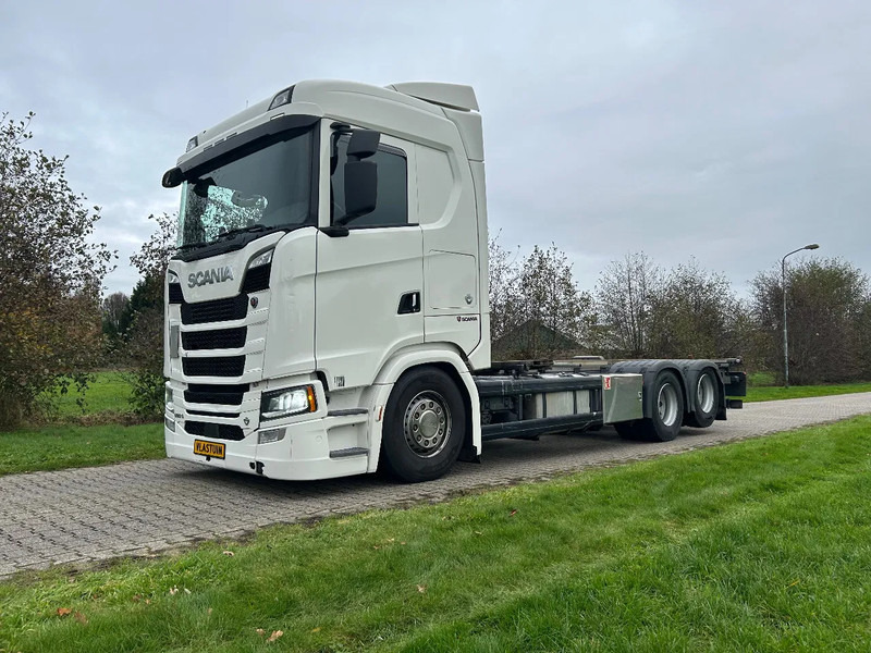 Scania 590S V8 NGS | 6x2 NB | FULL AIR | 10 WHEEL BOUGY - Containerwagen/ Wechselfahrgestell LKW: das Bild 1 Scania 590S V8 NGS | 6x2 NB | FULL AIR | 10 WHEEL BOUGY - Containerwagen/ Wechselfahrgestell LKW: das Bild 1