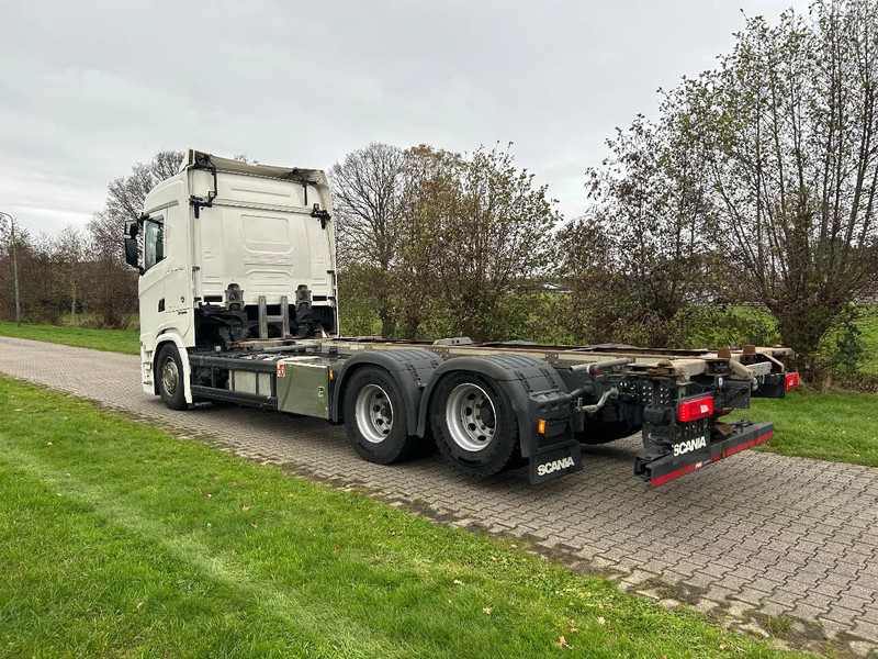 Scania 590S V8 NGS | 6x2 NB | FULL AIR | 10 WHEEL BOUGY - Containerwagen/ Wechselfahrgestell LKW: das Bild 3 Scania 590S V8 NGS | 6x2 NB | FULL AIR | 10 WHEEL BOUGY - Containerwagen/ Wechselfahrgestell LKW: das Bild 3