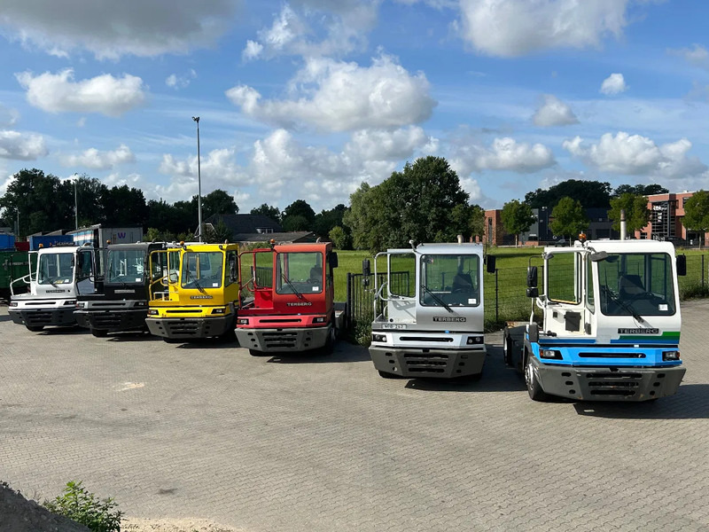 Terberg YT 182 10 x ON STOCK | 2006 | 2008 | 2011 | 2013 | 2019 | 2020 | - Terminaltraktor: das Bild 3 Terberg YT 182 10 x ON STOCK | 2006 | 2008 | 2011 | 2013 | 2019 | 2020 | - Terminaltraktor: das Bild 3