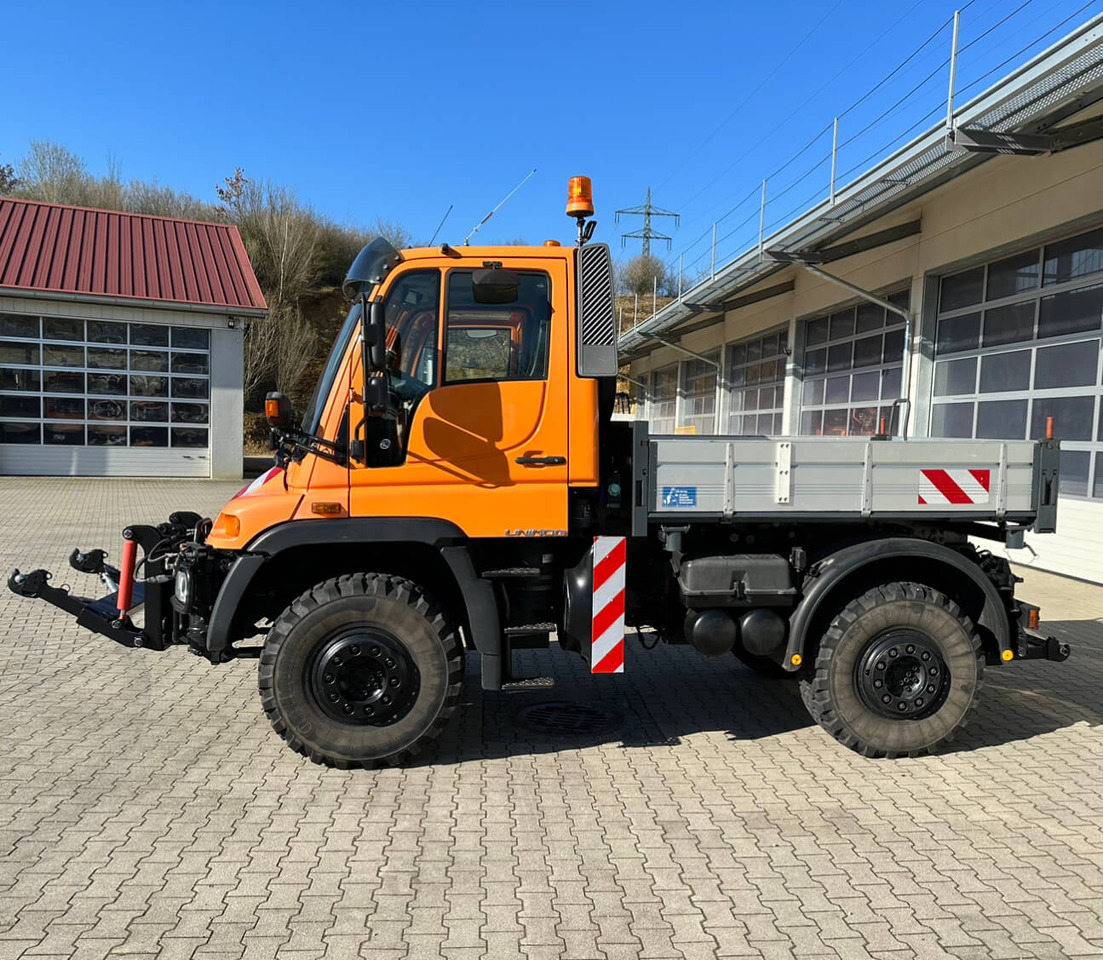 Unimog 400 - U400 405 02734 mit Heckkraftheber Mer - Kipper: das Bild 2 Unimog 400 - U400 405 02734 mit Heckkraftheber Mer - Kipper: das Bild 2