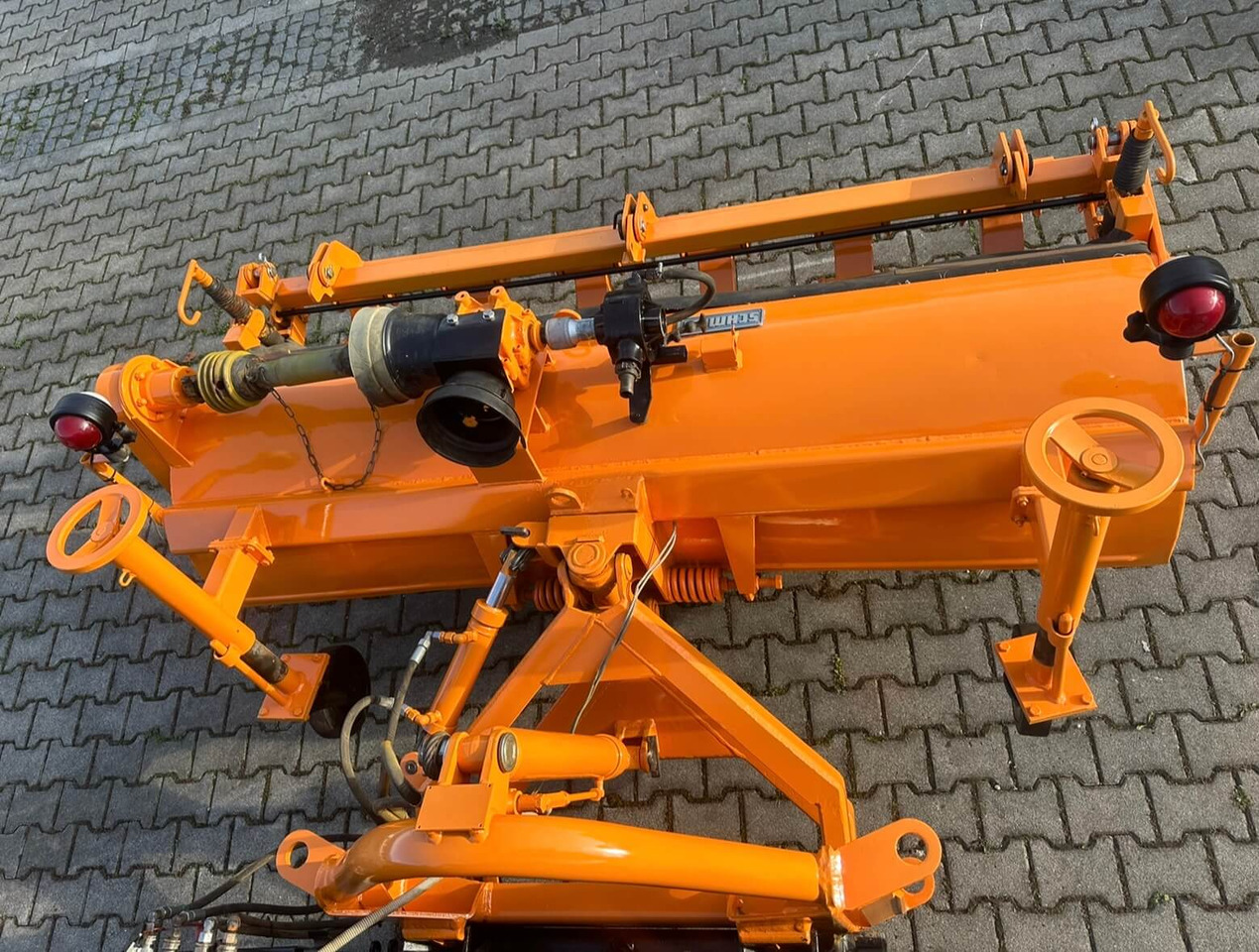 Unimog Frontanbaukehrbesen Schmidt VKS4.2 - Kehrbesen: das Bild 5 Unimog Frontanbaukehrbesen Schmidt VKS4.2 - Kehrbesen: das Bild 5