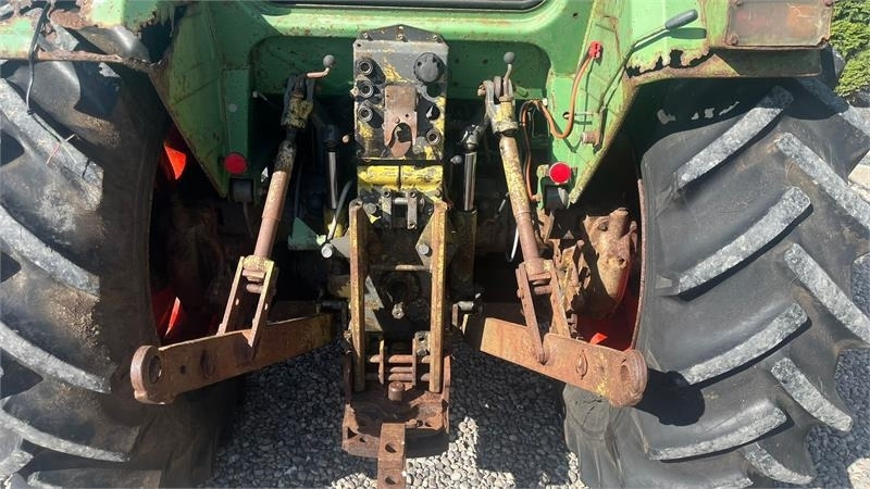 Fendt 308 LS Farmer Turbomatik med frontlæsser og skovin - Traktor: das Bild 4 Fendt 308 LS Farmer Turbomatik med frontlæsser og skovin - Traktor: das Bild 4
