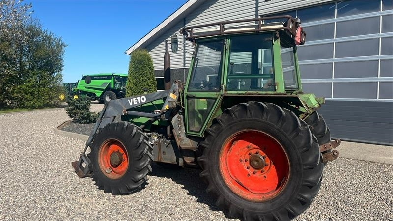 Fendt 308 LS Farmer Turbomatik med frontlæsser og skovin - Traktor: das Bild 3 Fendt 308 LS Farmer Turbomatik med frontlæsser og skovin - Traktor: das Bild 3