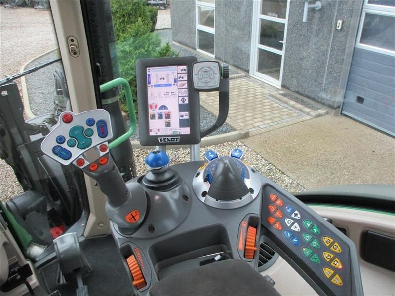 Traktor Fendt 514 Vario med frontlæsser og frontlift: das Bild 7