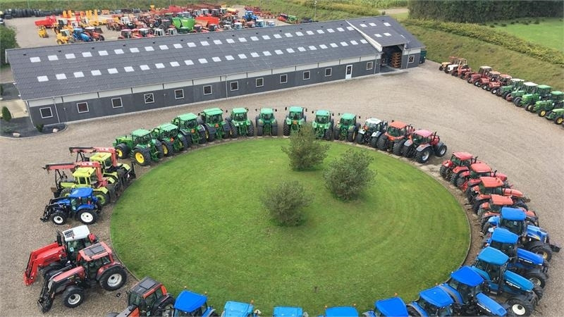 Fendt 828 Profi model. Meget flot traktor med nye fordæ - Traktor: das Bild 3 Fendt 828 Profi model. Meget flot traktor med nye fordæ - Traktor: das Bild 3