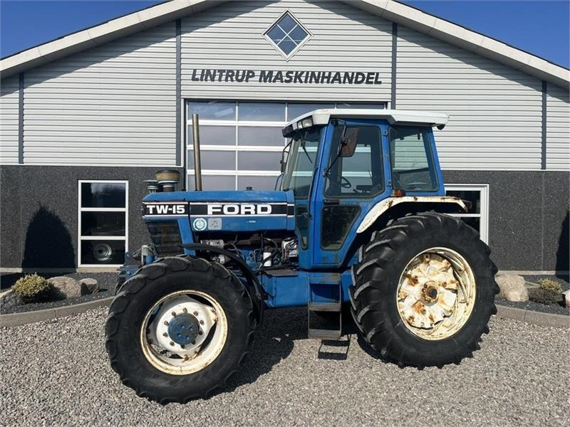 Ford TW 15 F II med HEVA opklappelig frontlift - Traktor: das Bild 1 Ford TW 15 F II med HEVA opklappelig frontlift - Traktor: das Bild 1