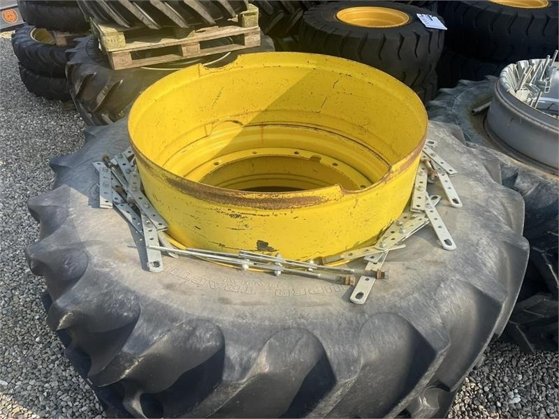 Goodyear 20,8-R42 Gule med ring og låse - Reifen für Landmaschine: das Bild 2 Goodyear 20,8-R42 Gule med ring og låse - Reifen für Landmaschine: das Bild 2