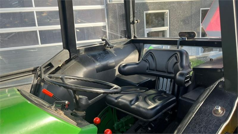 Traktor John Deere 2040 Med nye dæk hele vejen rundt: das Bild 9 Traktor John Deere 2040 Med nye dæk hele vejen rundt: das Bild 9