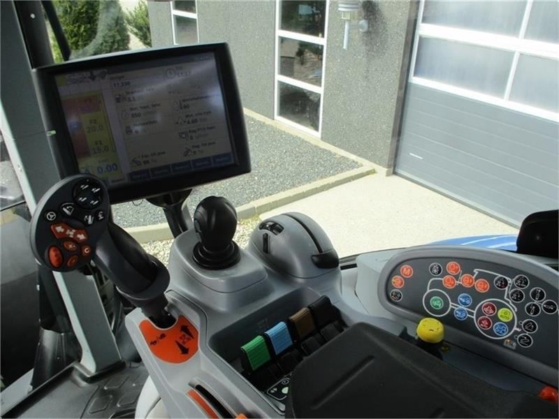 New Holland T7.230 AutoCommand, meget velholdt traktor - Traktor: das Bild 4 New Holland T7.230 AutoCommand, meget velholdt traktor - Traktor: das Bild 4