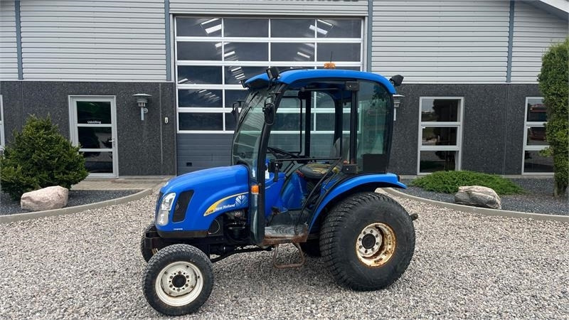 New Holland TC35DA - Traktor: das Bild 1 New Holland TC35DA - Traktor: das Bild 1
