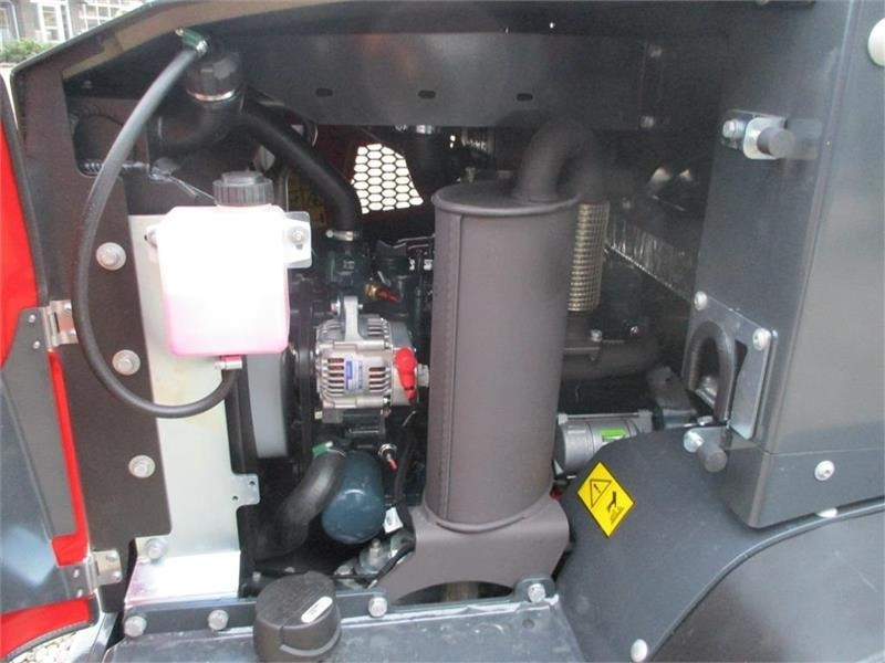 Hoflader Pitbull X24-26V med lyspakke, 400mm hjulmontering og pall: das Bild 18
