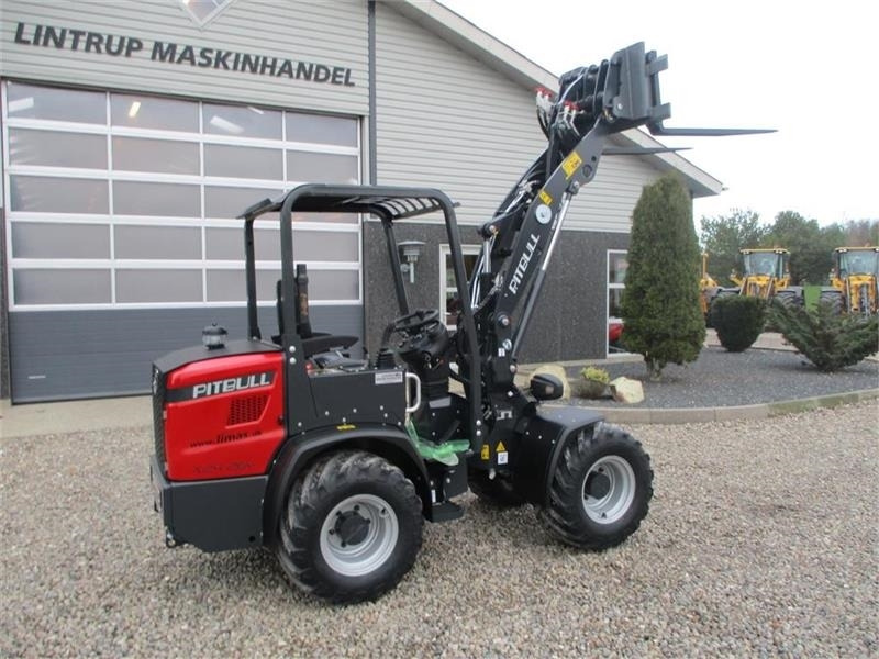 Hoflader Pitbull X24-26V med lyspakke, 400mm hjulmontering og pall: das Bild 20
