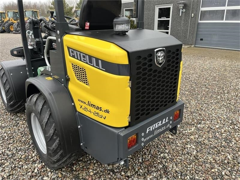 Hoflader Pitbull X24-26V med lyspakke, 400mm hjulmontering og palle: das Bild 15