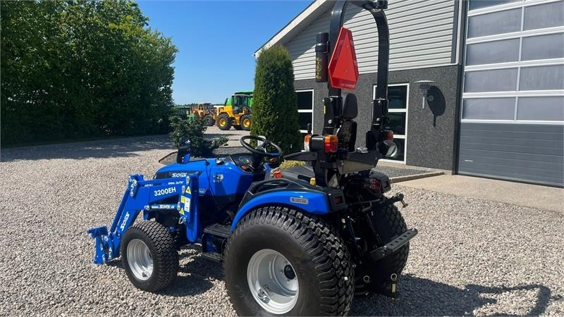 Solis H26 HST Turfdæk og Frontlæsser - Traktor: das Bild 3 Solis H26 HST Turfdæk og Frontlæsser - Traktor: das Bild 3