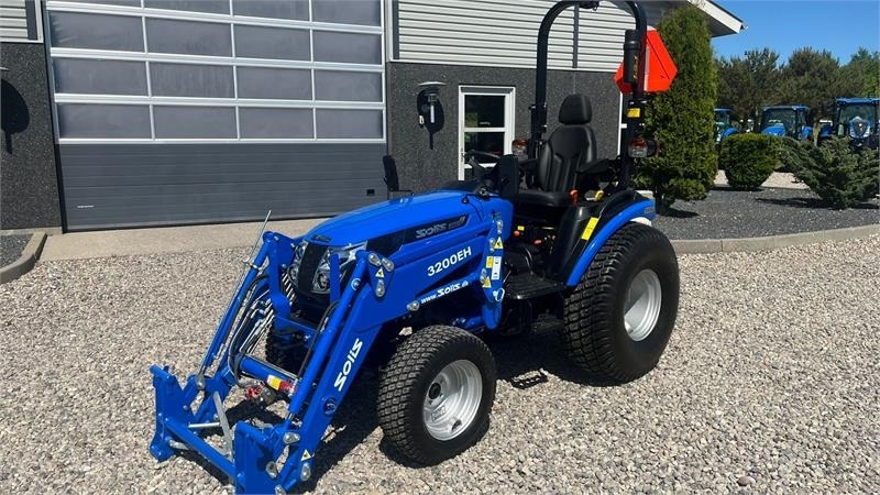 Solis H26 HST Turfdæk og Frontlæsser - Traktor: das Bild 2 Solis H26 HST Turfdæk og Frontlæsser - Traktor: das Bild 2