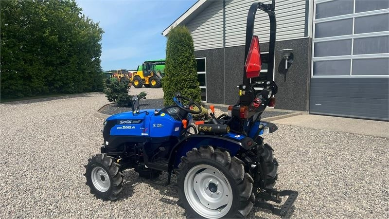 Solis S26 6+2 gearmaskine med servostyring - Traktor: das Bild 3 Solis S26 6+2 gearmaskine med servostyring - Traktor: das Bild 3