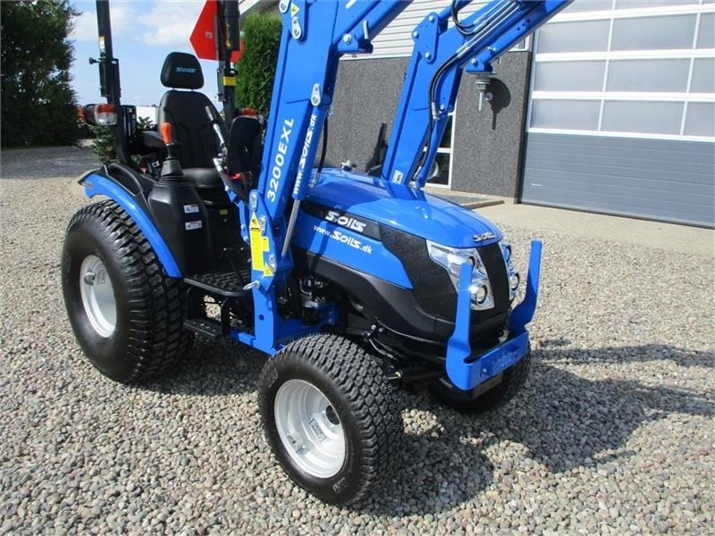 Traktor Solis S26 Shuttle XL 9+9 med turfhjul og frontlæsser: das Bild 18