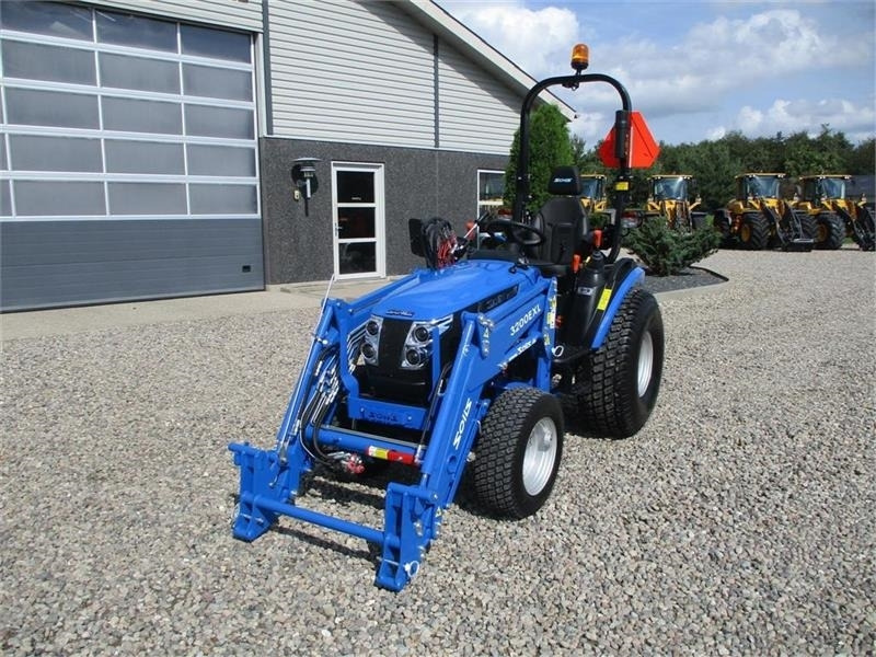 Traktor Solis S26 Shuttle XL 9+9 med turfhjul og frontlæsser: das Bild 8