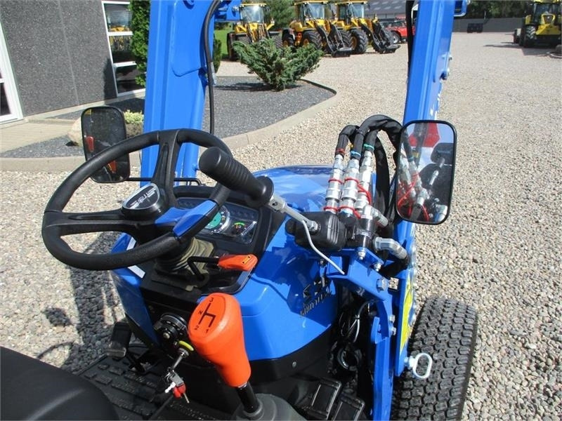 Traktor Solis S26 Shuttle XL 9+9 med turfhjul og frontlæsser: das Bild 15