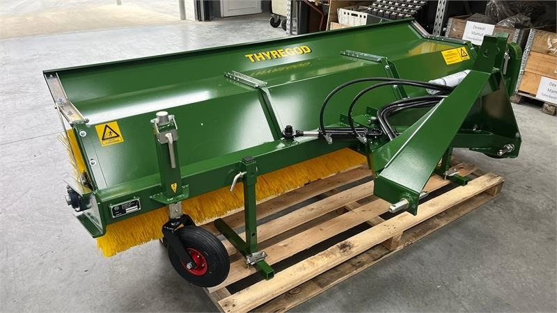 Thyregod TK 2800 med nylon børster og hydraulisk sving. bre - Kehrbesen: das Bild 1 Thyregod TK 2800 med nylon børster og hydraulisk sving. bre - Kehrbesen: das Bild 1