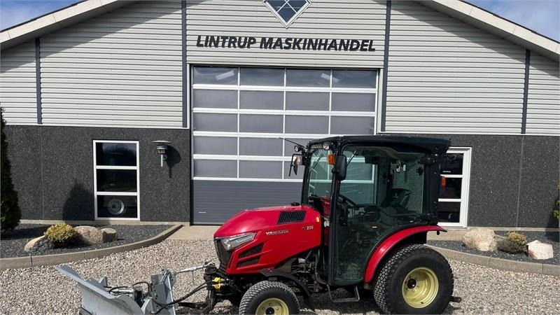 Yanmar YT 235H 4WD Snow Edition med sneplov og spreder - Traktor: das Bild 1 Yanmar YT 235H 4WD Snow Edition med sneplov og spreder - Traktor: das Bild 1