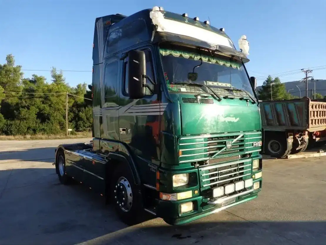 Volvo FH 12.420 Volvo FH12.420 4X2 - Sattelzugmaschine: das Bild 2 Volvo FH 12.420 Volvo FH12.420 4X2 - Sattelzugmaschine: das Bild 2