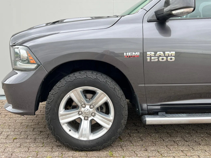 Dodge Ram 1500 V8 5.7 HEMI/FULL OPTIONS/116DKM!!LUCHVERING! - Pick-up, Transporter mit Doppelkabine: das Bild 4 Dodge Ram 1500 V8 5.7 HEMI/FULL OPTIONS/116DKM!!LUCHVERING! - Pick-up, Transporter mit Doppelkabine: das Bild 4