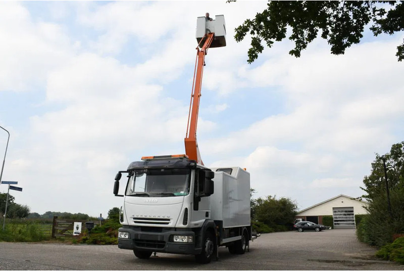 Iveco EuroCargo 120 E18!! ARBEITSBUHNE/SKYWORKER/HOOGWERKER!!EURO5!! CUSTERS!! - LKW: das Bild 3 Iveco EuroCargo 120 E18!! ARBEITSBUHNE/SKYWORKER/HOOGWERKER!!EURO5!! CUSTERS!! - LKW: das Bild 3