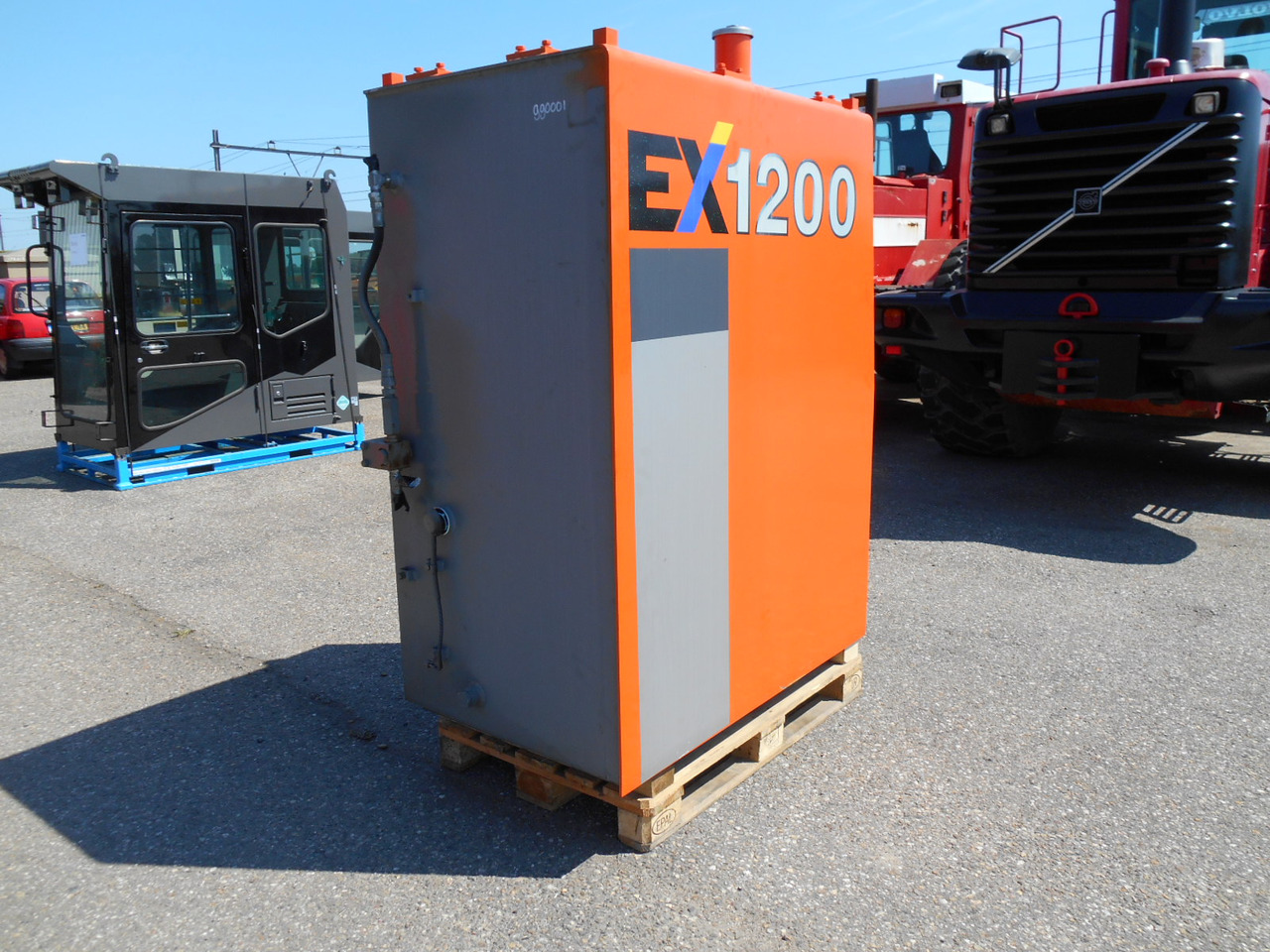 Hitachi EX1200-6 - 9278777 - Kraftstofftank für Baumaschine: das Bild 2 Hitachi EX1200-6 - 9278777 - Kraftstofftank für Baumaschine: das Bild 2