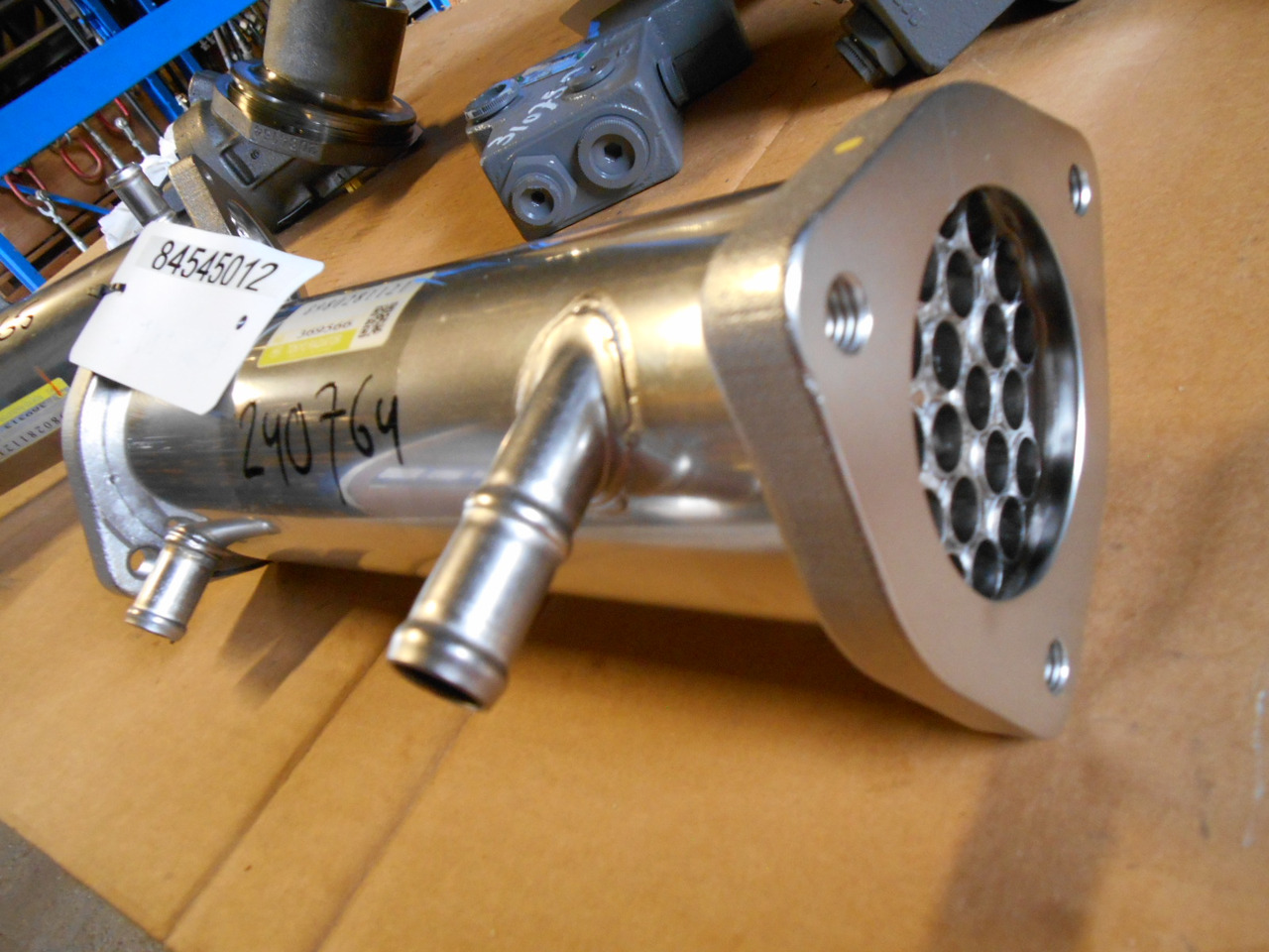 Isuzu 8980281121 - 8982127150 - AGR-Kühler für Landmaschine: das Bild 4 Isuzu 8980281121 - 8982127150 - AGR-Kühler für Landmaschine: das Bild 4